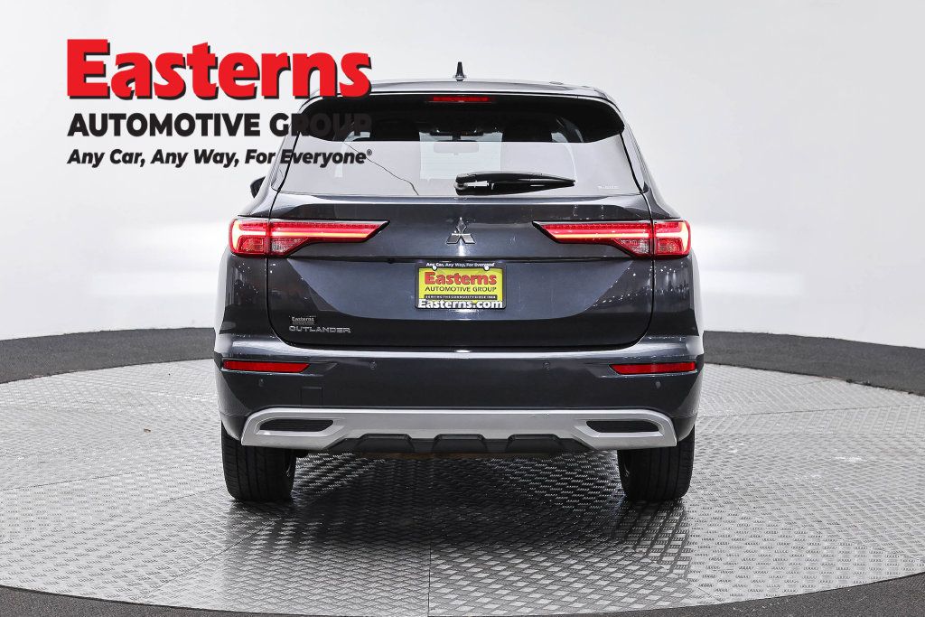 Used 2024 Mitsubishi Outlander SE AWD/4WD image 6