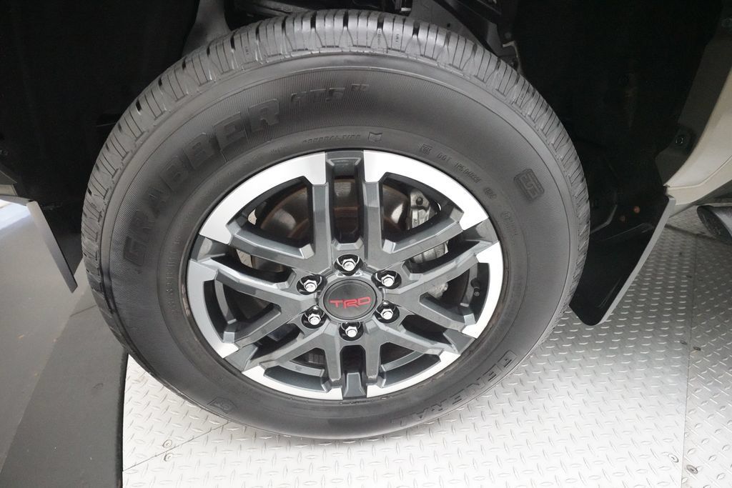 Used 2025 Toyota Tacoma TRD Sport AWD/4WD image 24