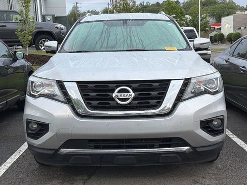 Used 2020 Nissan Pathfinder SL image 2