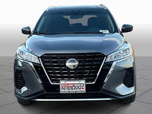 Certified 2024 Nissan Kicks SV image 3