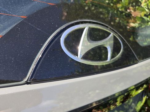 Used 2024 Hyundai Tucson SE image 11