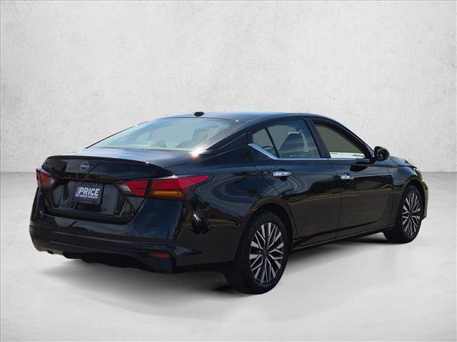 Used 2025 Nissan Altima 2.5 SV FWD image 6