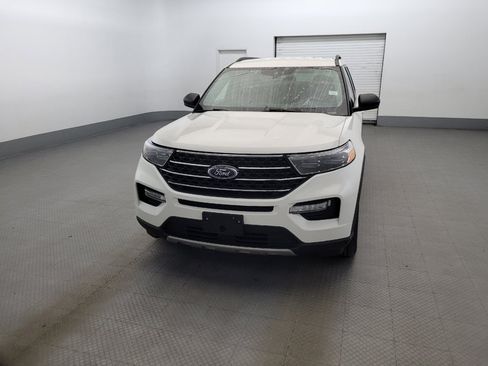 Used 2021 Ford Explorer XLT w/ Equipment Group 202A AWD/4WD image 15