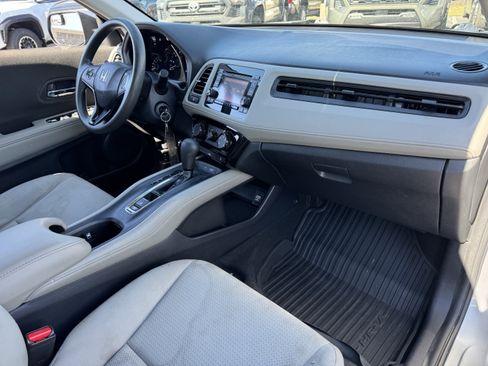 Used 2019 Honda HR-V LX image 35