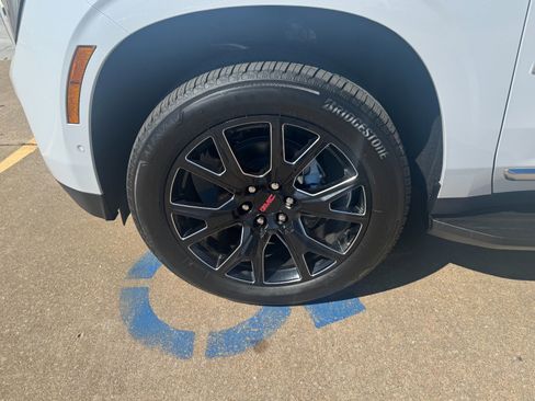 New 2026 GMC Yukon XL Denali w/ LPO, Floor Liner Package image 14