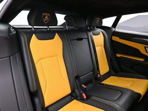 Used 2022 Lamborghini Urus AWD/4WD image 27