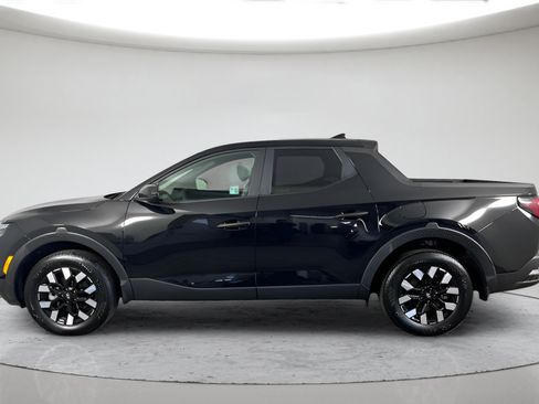 Used 2025 Hyundai Santa Cruz SE AWD/4WD image 6