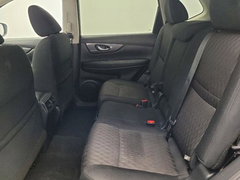 Used 2020 Nissan Rogue SV image 18