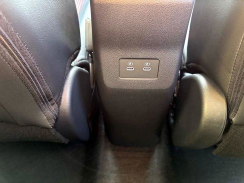 Used 2025 Nissan Kicks SR image 18