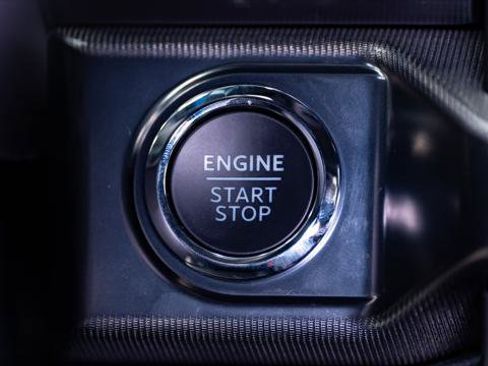 Used 2025 Ford F150 Lariat image 44