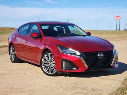 Used 2024 Nissan Altima 2.5 SL