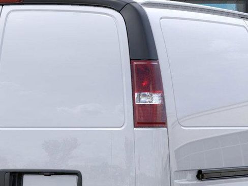 New 2026 Chevrolet Express 2500 image 11
