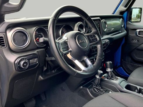 Used 2022 Jeep Wrangler Unlimited Sahara AWD/4WD image 17