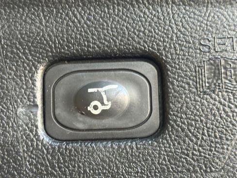 Used 2022 Ford Edge Titanium AWD/4WD image 13