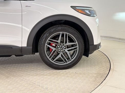 Certified 2025 Ford Explorer ST-Line w/ ST-Line Street Pack image 12