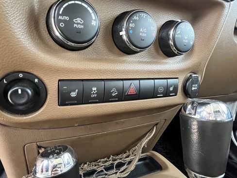 Used 2011 Jeep Wrangler Unlimited Sahara w/ Dual Top Group AWD/4WD image 15