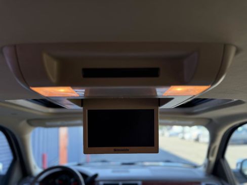 Used 2013 Chevrolet Tahoe LTZ AWD/4WD image 22