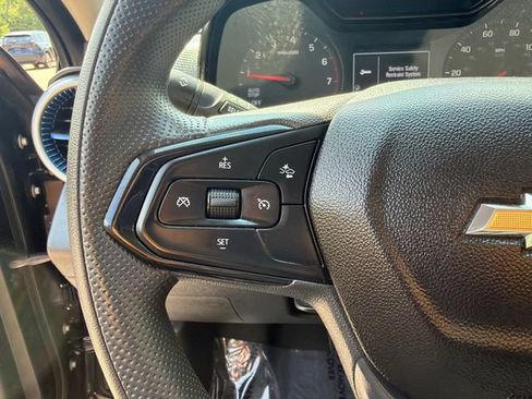 Used 2025 Chevrolet Trax LS FWD image 26