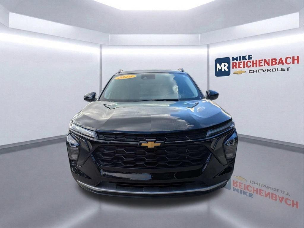 Used 2024 Chevrolet Trax LT w/ Driver Confidence Package FWD image 9