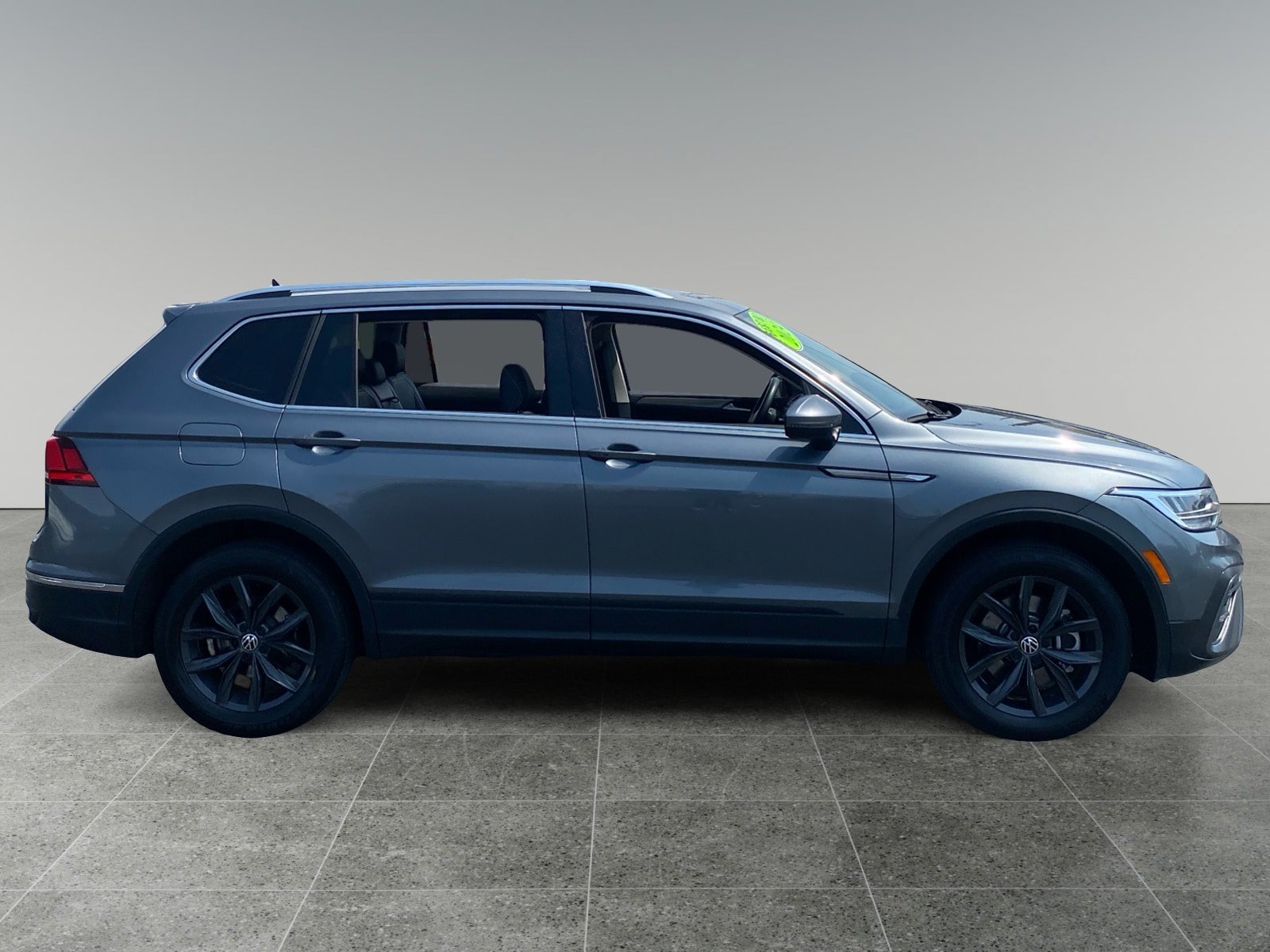 Used 2024 Volkswagen Tiguan Wolfsburg Edition FWD image 6