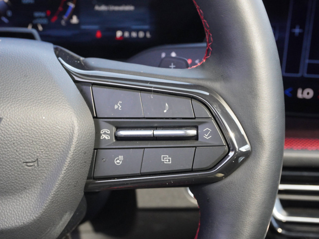 Used 2026 Chevrolet Traverse RS AWD/4WD image 54