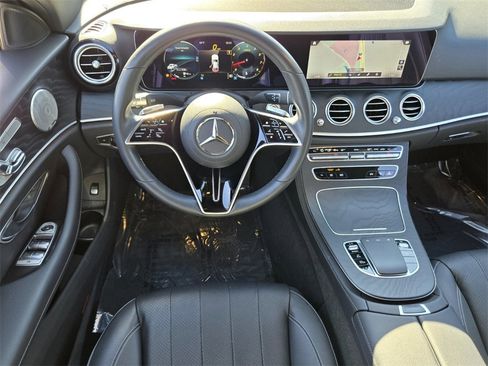 Used 2022 Mercedes-Benz E 350 4MATIC Sedan image 13