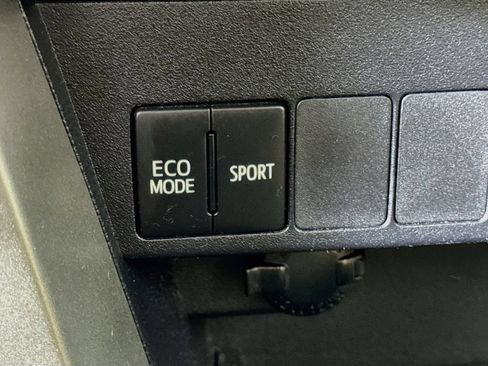 Used 2014 Toyota RAV4 XLE FWD image 18