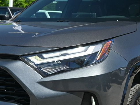 Used 2022 Toyota RAV4 XSE AWD/4WD image 6