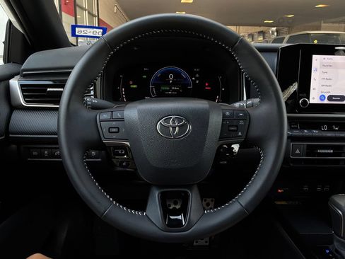 Used 2026 Toyota Camry SE FWD image 34
