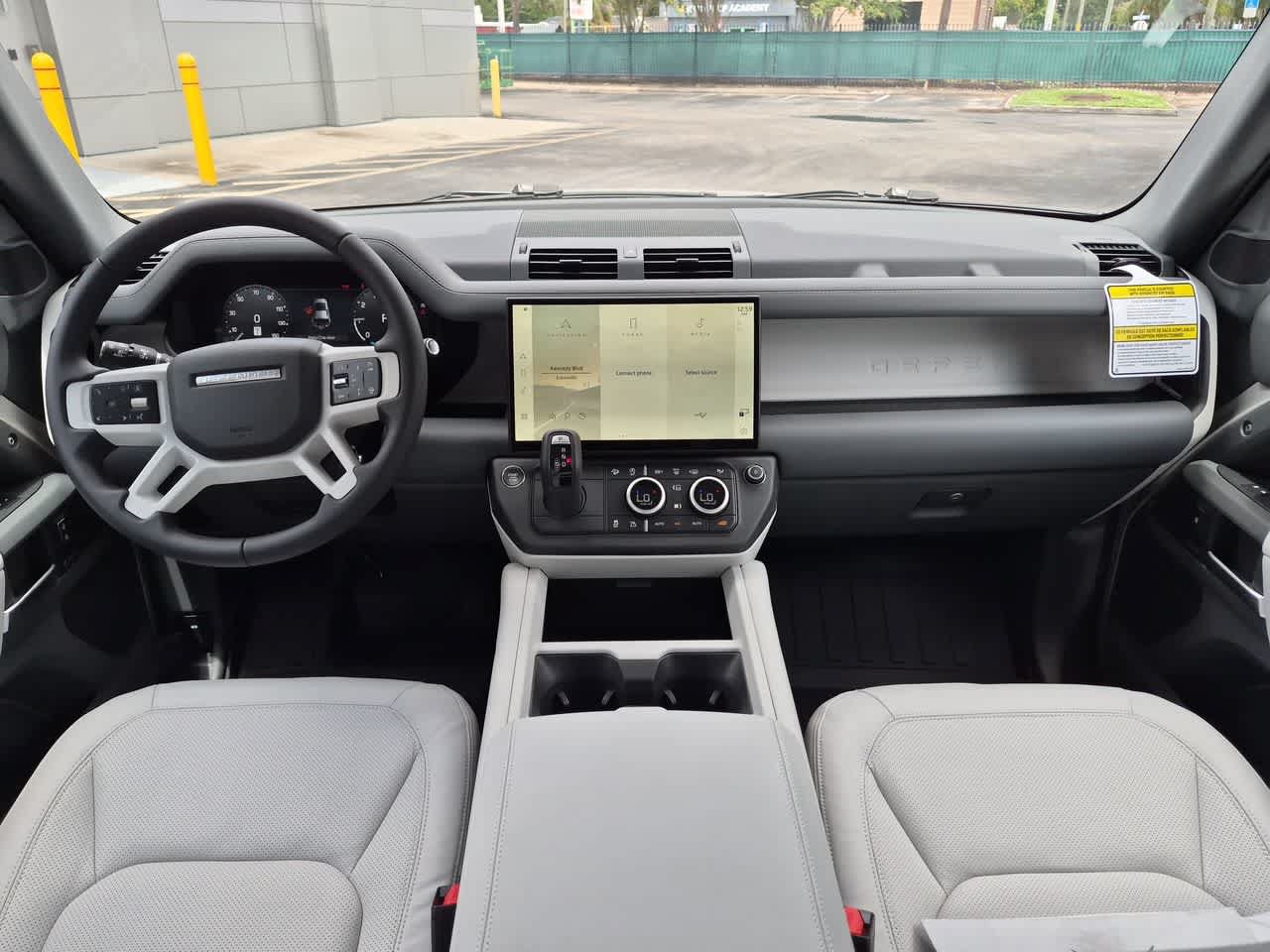 New 2026 Land Rover Defender 110 X-Dynamic SE AWD/4WD image 16