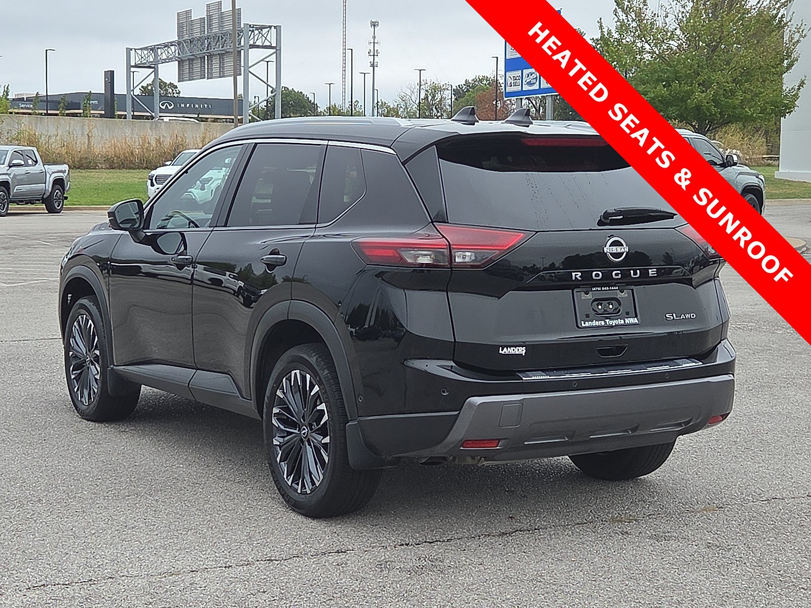 Used 2025 Nissan Rogue SL w/ Tech Package AWD/4WD image 4
