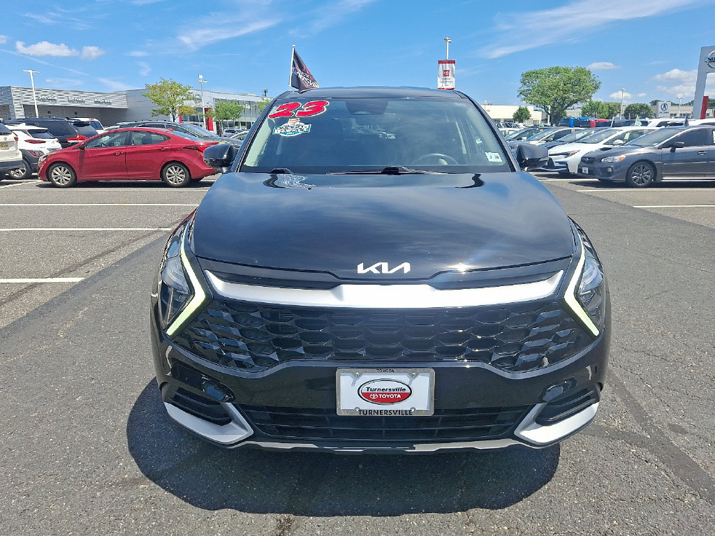 Used 2023 Kia Sportage EX FWD image 2