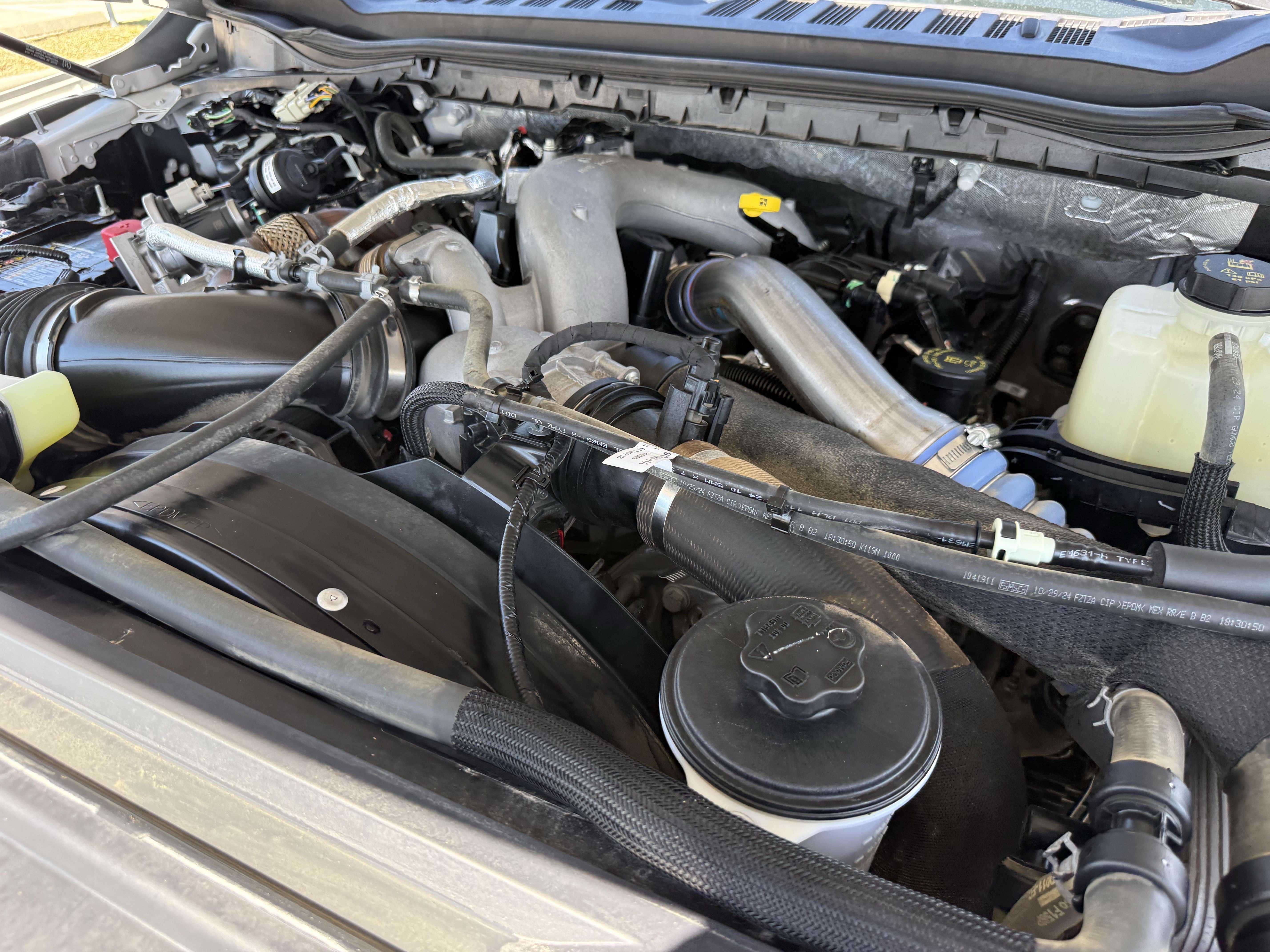 Used 2025 Ford F350 Lariat w/ Lariat Ultimate Package AWD/4WD image 35