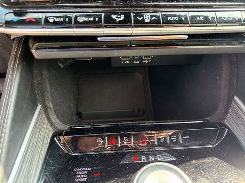 Used 2024 Jeep Wagoneer Series II image 24