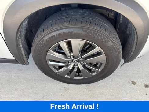 Used 2025 Nissan Pathfinder SV FWD image 23