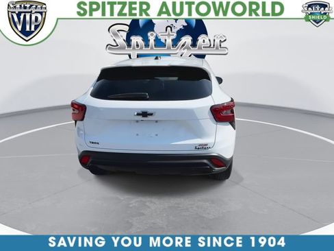Used 2024 Chevrolet Trax RS w/ Sunroof Package FWD image 7