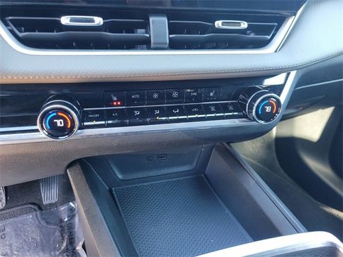 Used 2025 Chevrolet Equinox LT w/ Convenience Package II image 24