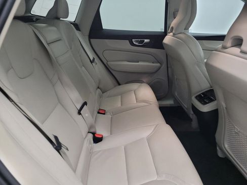 Used 2021 Volvo XC60 T6 Inscription image 19