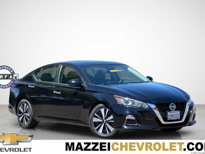 Used 2022 Nissan Altima 2.5 SV w/ SV Premium Package