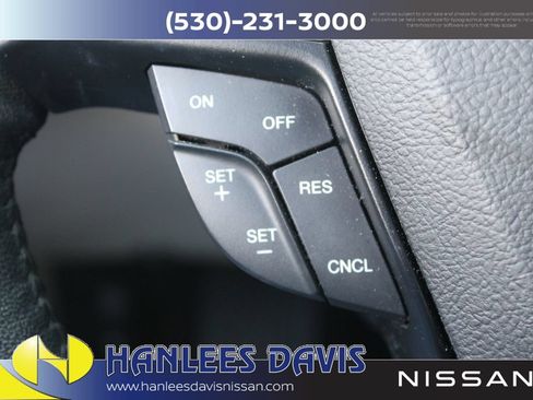Used 2017 Ford Fusion SE w/ Fusion SE Technology Package FWD image 28