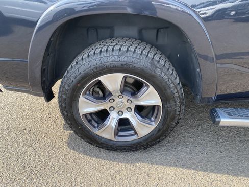 Used 2019 RAM 1500 Laramie AWD/4WD image 15