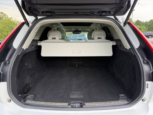 Used 2021 Volvo XC60 T5 Momentum FWD image 29