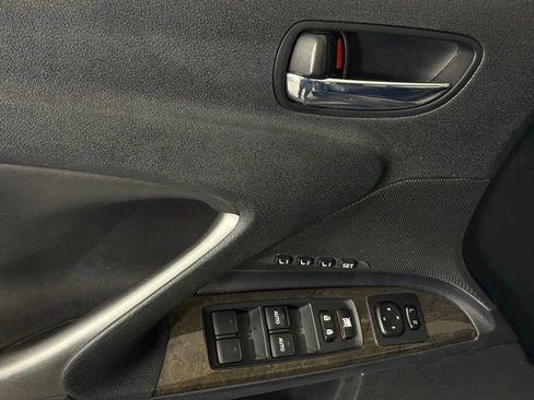 Used 2011 Lexus IS 250C image 8