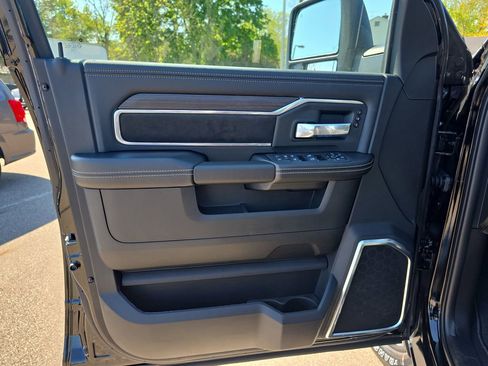 New 2026 RAM 2500 Laramie AWD/4WD image 26