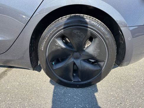 Used 2020 Tesla Model 3 Performance image 32