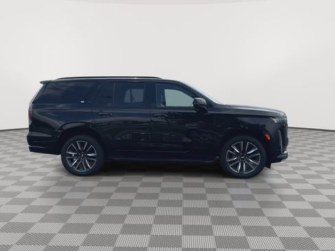 Certified 2022 Cadillac Escalade Sport w/ LPO, Floor Liner Package AWD/4WD image 9