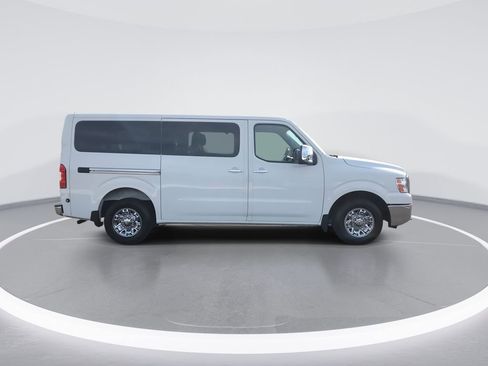 Used 2016 Nissan NV 3500 SL RWD image 9