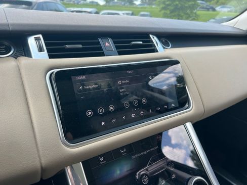 Used 2018 Land Rover Range Rover Sport HSE AWD/4WD image 14