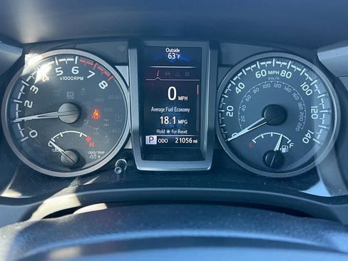 Used 2023 Toyota Tacoma TRD Sport image 28