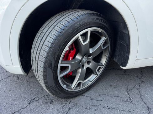 Used 2017 Maserati Levante S image 38